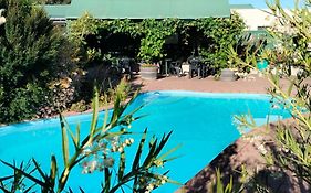Commodore Court Motel
